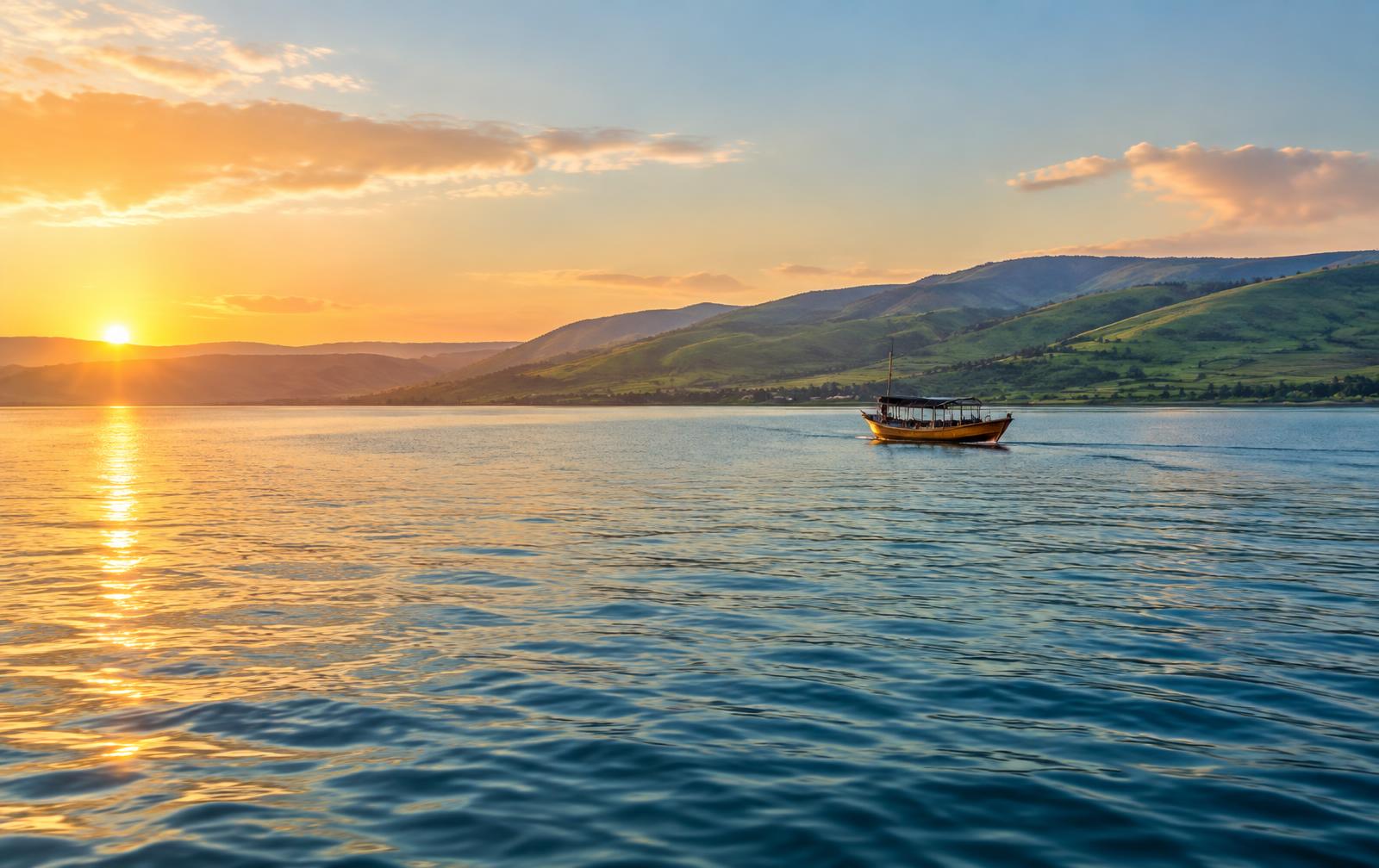 Mar da Galileia ao amanhecer